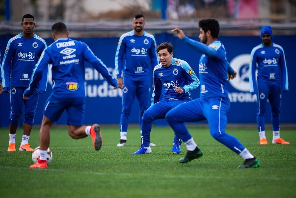 De olho em jogo contra o River Plate pela Copa Libertadores, Cruzeiro treinou na tarde desta segunda-feira no CT do Boca Juniors