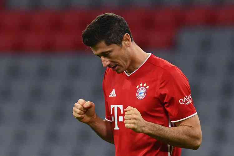 Lewandowski leva o prêmio de melhor jogador do mundo pela segunda vez