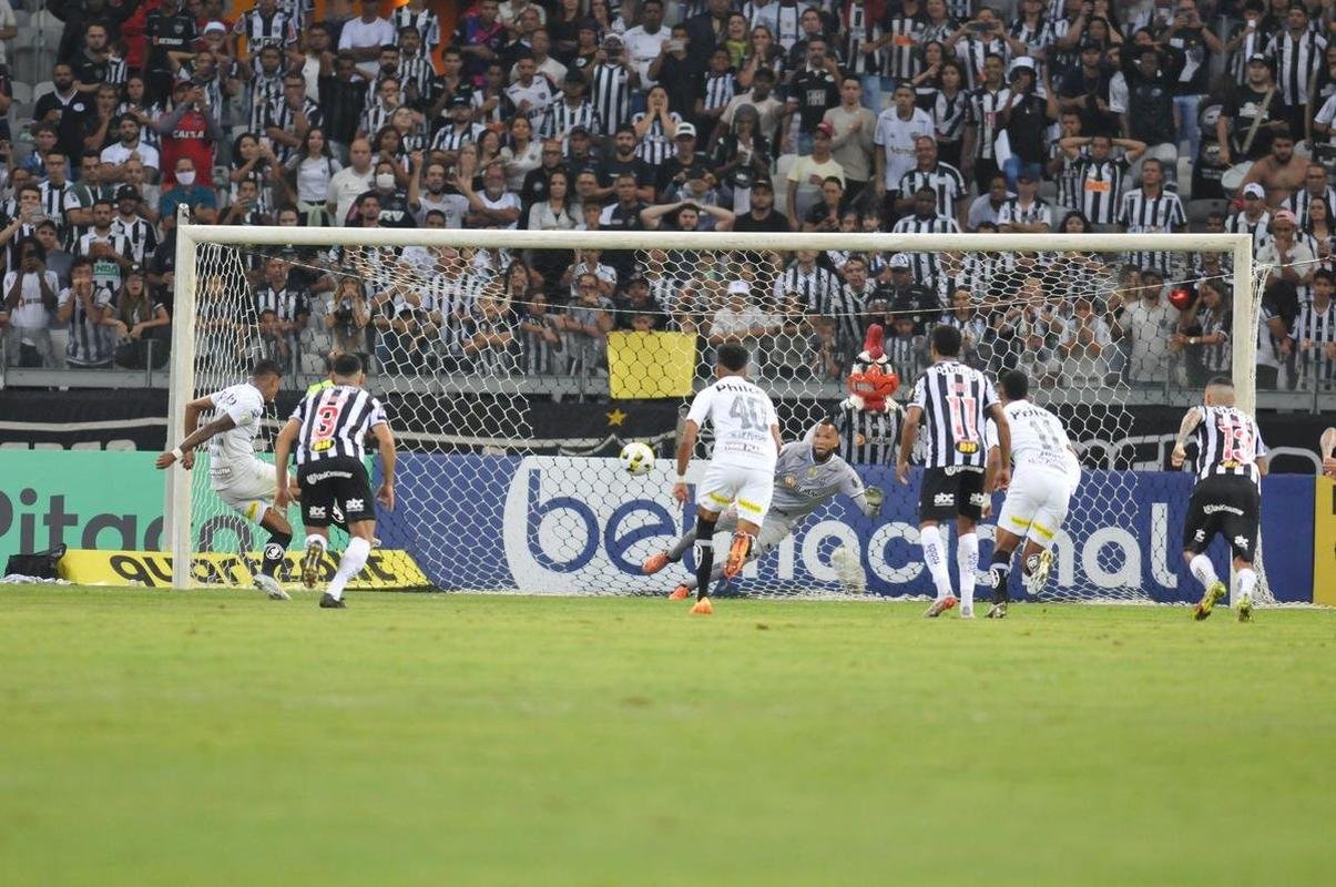 Fotos do empate por 1 a 1 entre Atltico e Santos, no Mineiro, pelo Campeonato Brasileiro