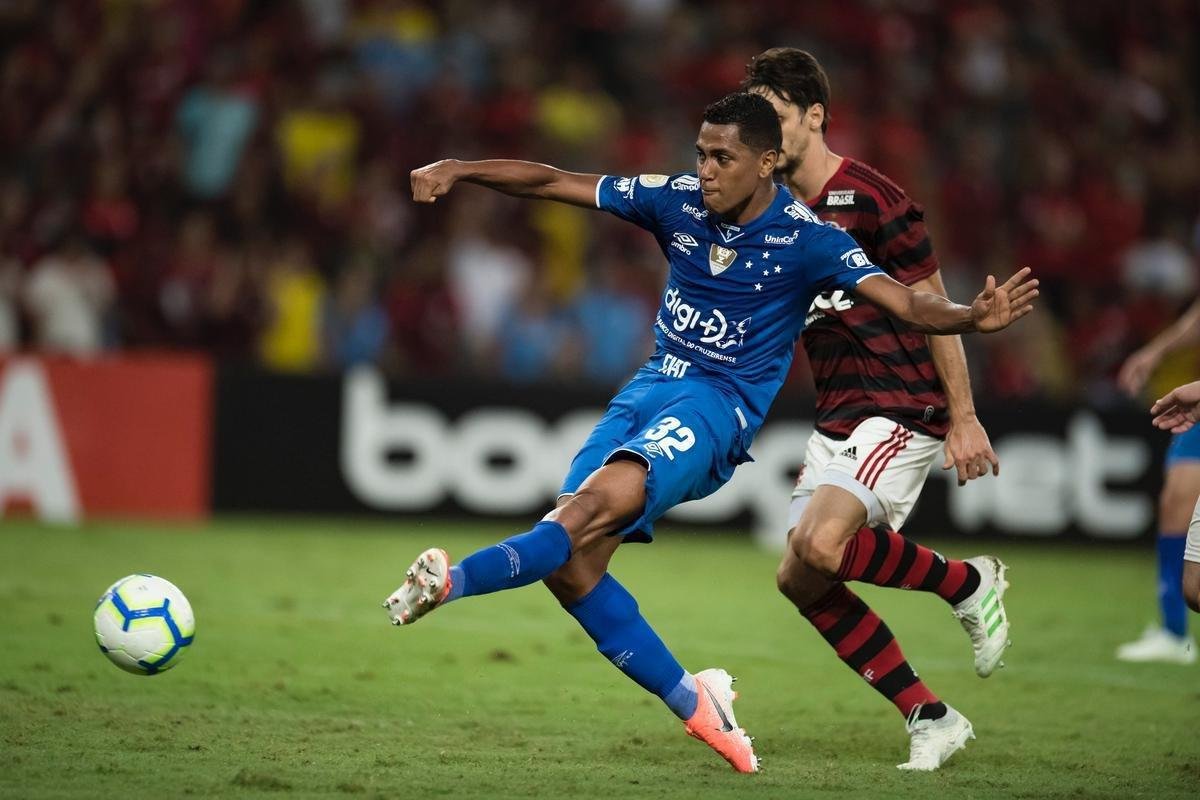 27/04/2019 - no Campeonato Brasileiro, o Cruzeiro estreou com derrota para o Flamengo, por 3 a 1, no Maracan, e perdeu invencibilidade de 21 partidas em 2019 (16 vitrias e cinco empates). Nas rodadas seguintes, no Mineiro, o time reagiu ao bater Cear (1 a 0) e Gois (2 a 1), dando indcios de que, como nos ltimos anos, teria trajetria confortvel na elite nacional.