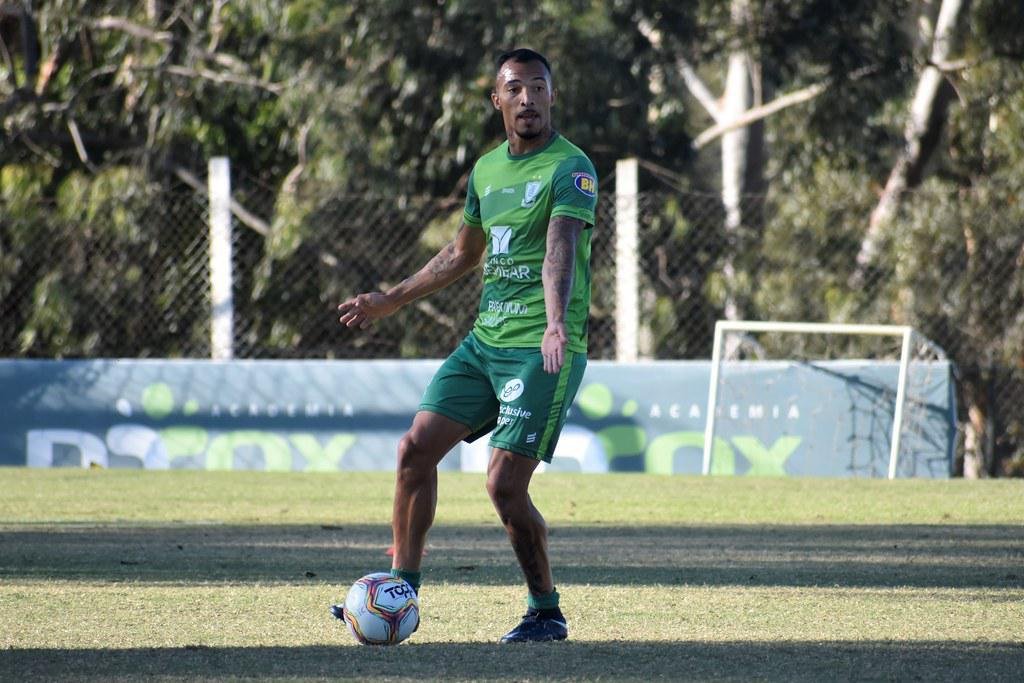 Zagueiro Joseph testou positivo em exame realizado no dia 24 de dezembro, antes de  partida contra CRB, pela 31 rodada da Srie B