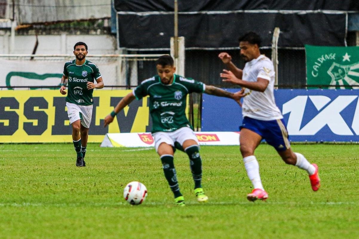 Fotos do jogo entre Caldense e Cruzeiro