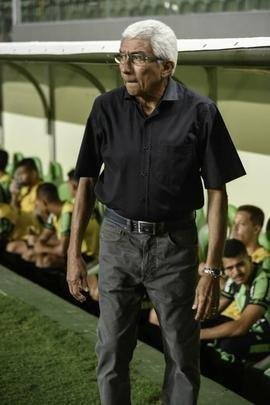 Fotos do primeiro tempo do duelo entre Amrica e Guarani, no Independncia, pela 11 rodada do Mineiro