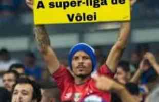 Fase ruim do Cruzeiro na Srie B esquenta provocaes de rivais nas redes sociais; veja os memes!