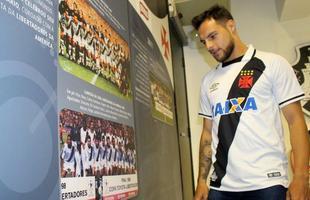 Leandro Desbato - volante se transferiu do Vlez para o Vasco