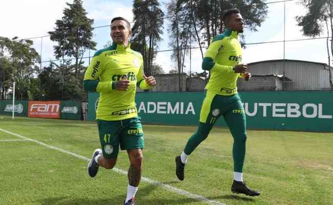Dudu voltou a treinar no Palmeiras nessa quinta