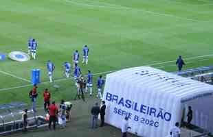 Fotos do jogo entre Cruzeiro e Botafogo-SP no Mineiro, pela Srie B