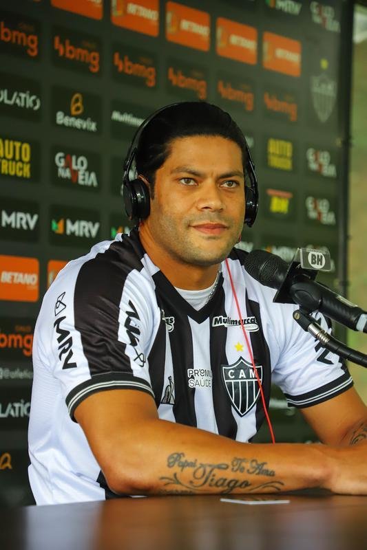Hulk  apresentado como reforo do Atltico e conhece os companheiros na Cidade do Galo