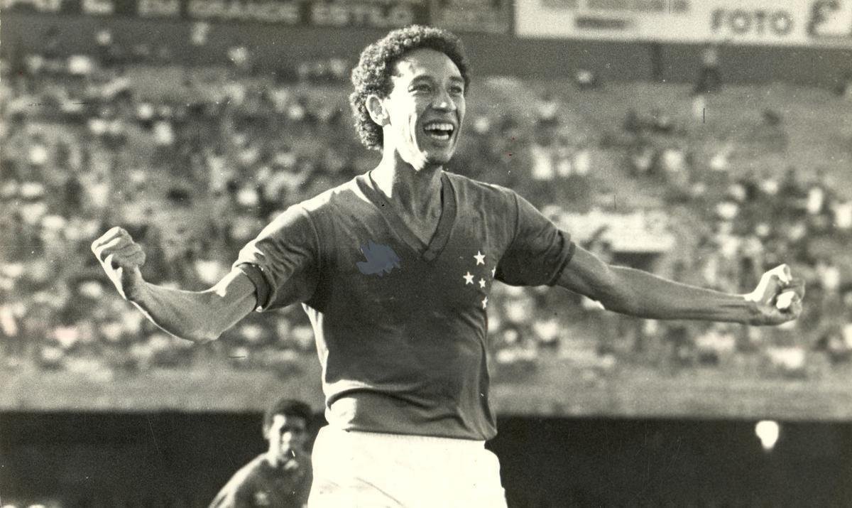 Tosto II, do Cruzeiro, foi artilheiro dos Campeonatos Mineiros de 1982 (17 gols) e 1983 (13 gols)
