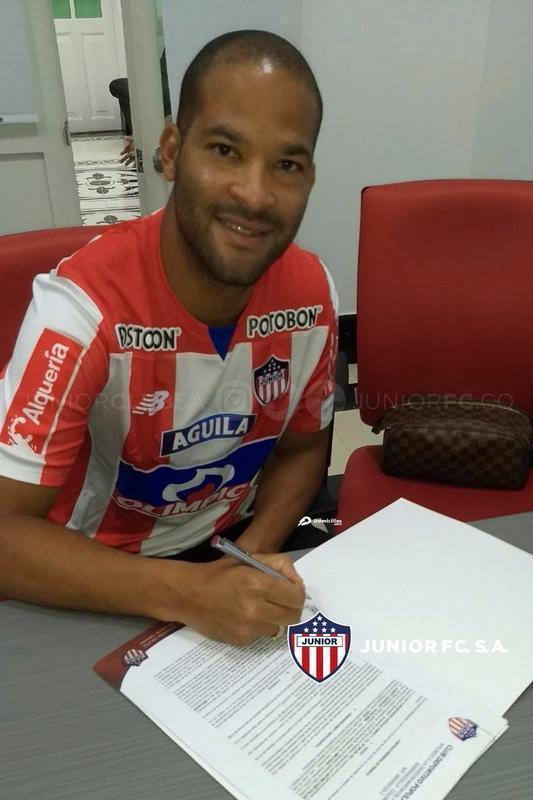 Alberto Rodrguez - zagueiro se transferiu do Universitario para o Junior Barranquilla