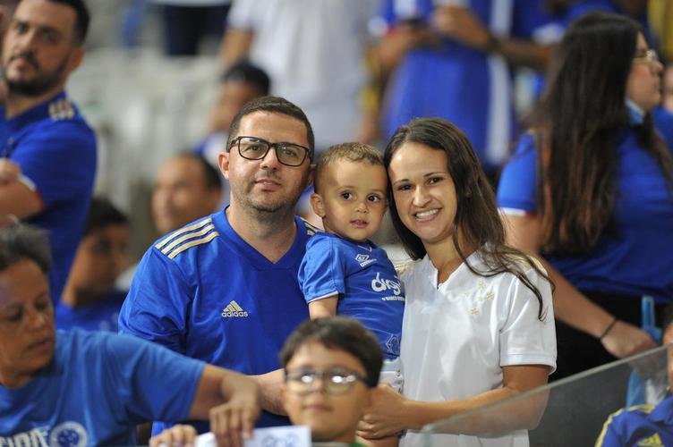 Torcida do Cruzeiro lotou Mineiro na partida contra o Nutico nas despedidas de Rafael Sobis e Ariel Cabral