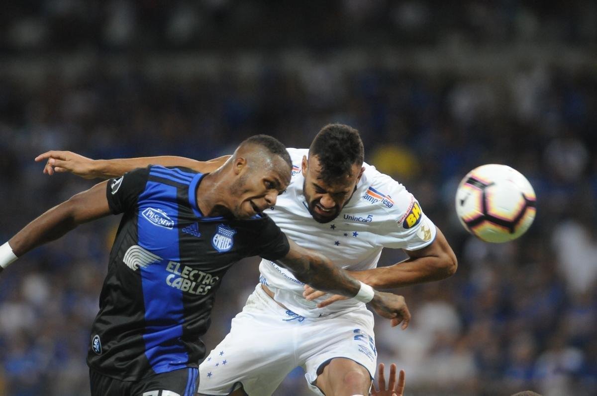 Equipes se enfrentaram pela sexta rodada do Grupo B da Copa Libertadores