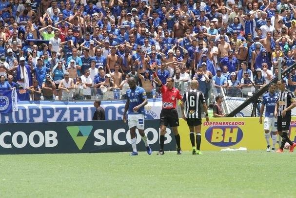 Fbio Santos empatou para o Atltico, tambm em cobrana de pnalti