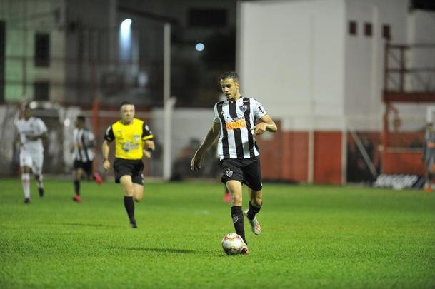Villa Nova e Atltico se enfrentaram no Alapo do Bonfim, em Nova Lima, pelo Campeonato Mineiro