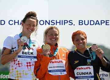 A holandesa Sharon Van Rouwendaal, que foi campeã nos Jogos Olímpicos do Rio, em 2016, bateu em primeiro e conquistou sua primeira medalha em Mundial