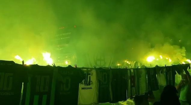 Torcedores do América receberam o ônibus antes da decisão contra o Palmeiras