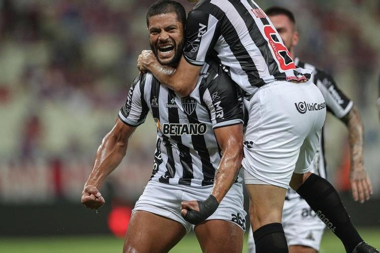 Diego Costa e Hulk marcaram os gols da vitória do Atlético por 2 a 1 sobre o Fortaleza, no Castelão