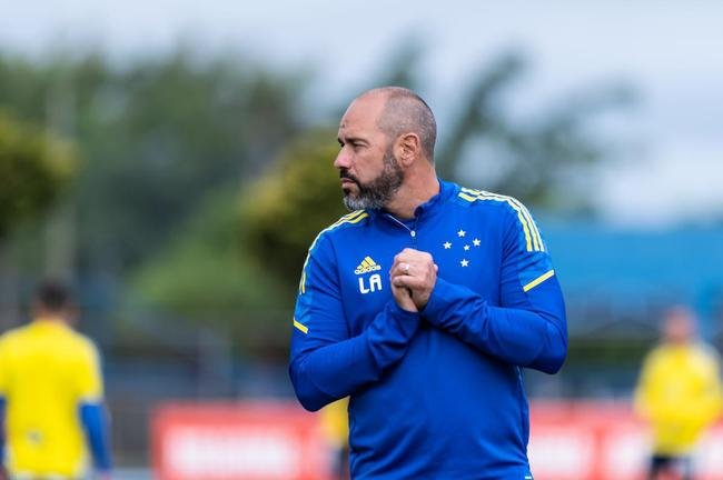 Fotos do treino do Cruzeiro nesta quarta-feira (20/10) na Toca II