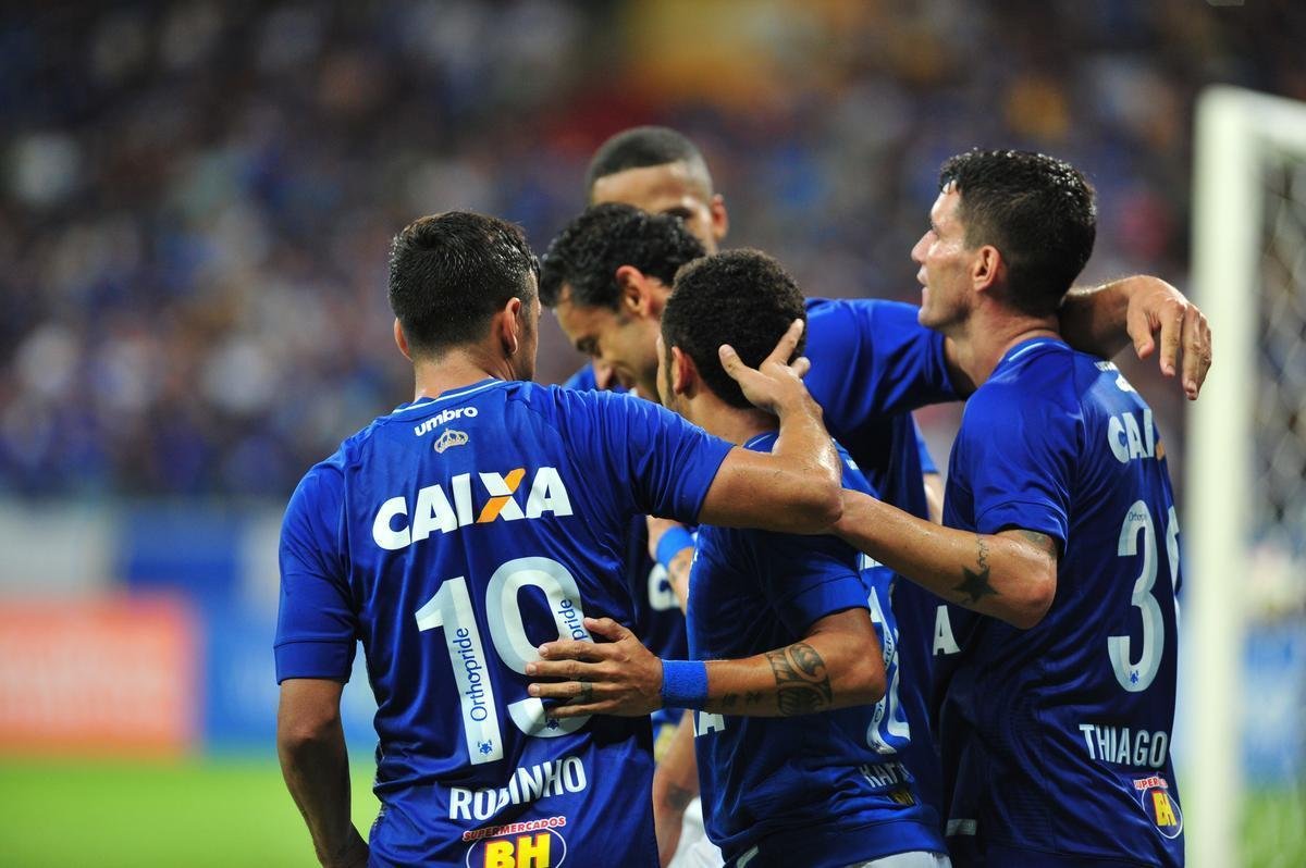 Rafinha entrou na etapa final, 'voou em campo' e marcou os dois gols que fecharam a vitria