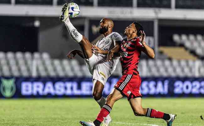 Flamengo venceu o Santos por 3 a 2 na Vila Belmiro