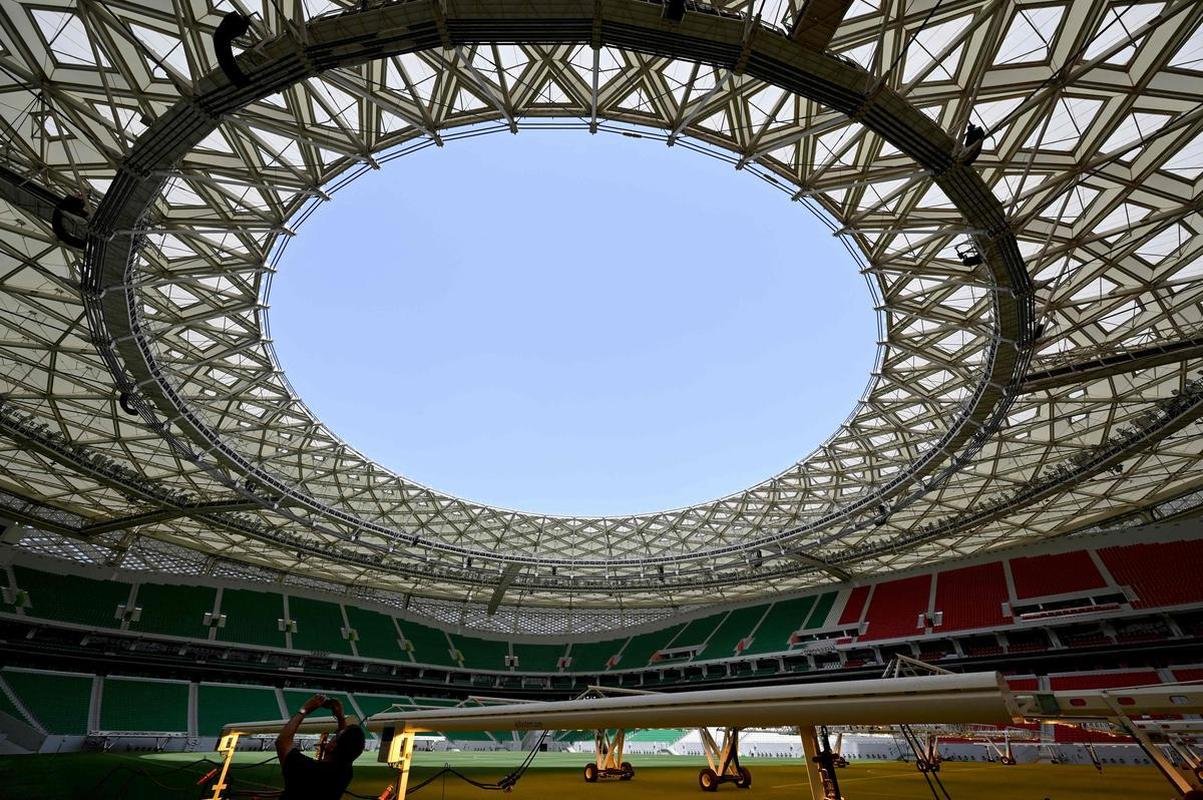 Estdio Al Thumama: arena da Copa tem capacidade para 40 mil torcedores e fica em Doha, capital do Catar. Foi projetado por pessoas nascidas no pas e reflete tradio familiar catari
