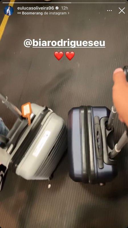 O zagueiro Lucas Oliveira viajou com a esposa, mas no revelou o destino. 