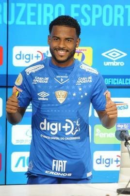 Fotos da apresentao do atacante Ezequiel no Cruzeiro