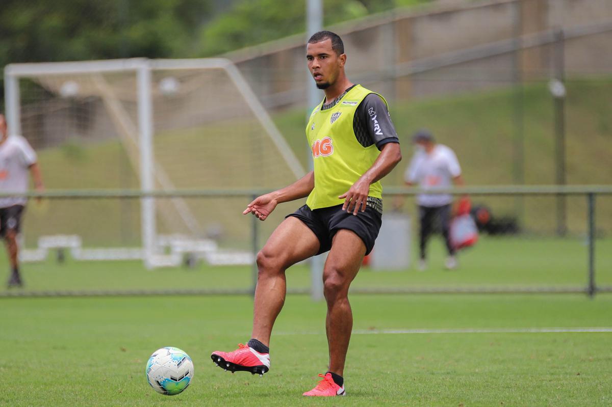 BUENO - Com direitos econômicos ligados ao Kashima Antlers-JAP, zagueiro foi emprestado ao custo de R$ 1,5 milhão.