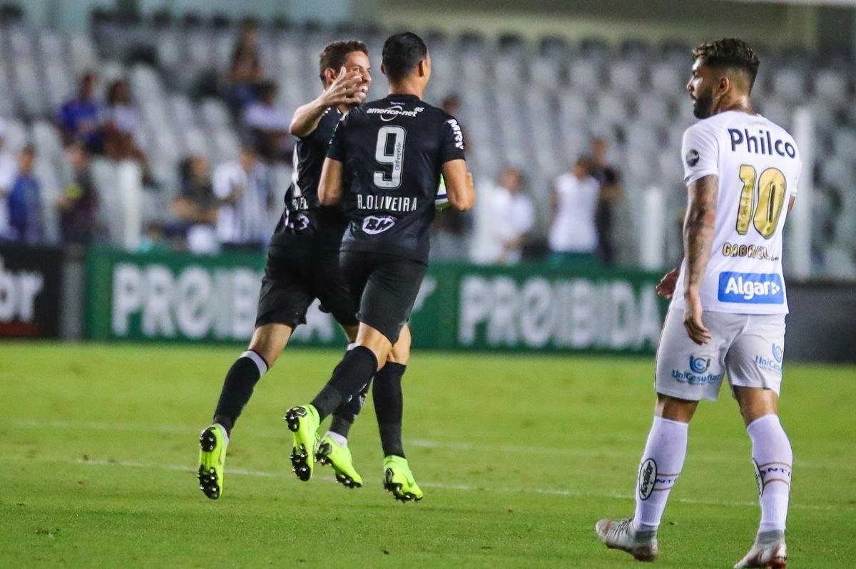 Na Vila Belmiro, Atltico  derrotado pelo Santos por 3 a 2, pela 37 rodada do Campeonato Brasileiro 