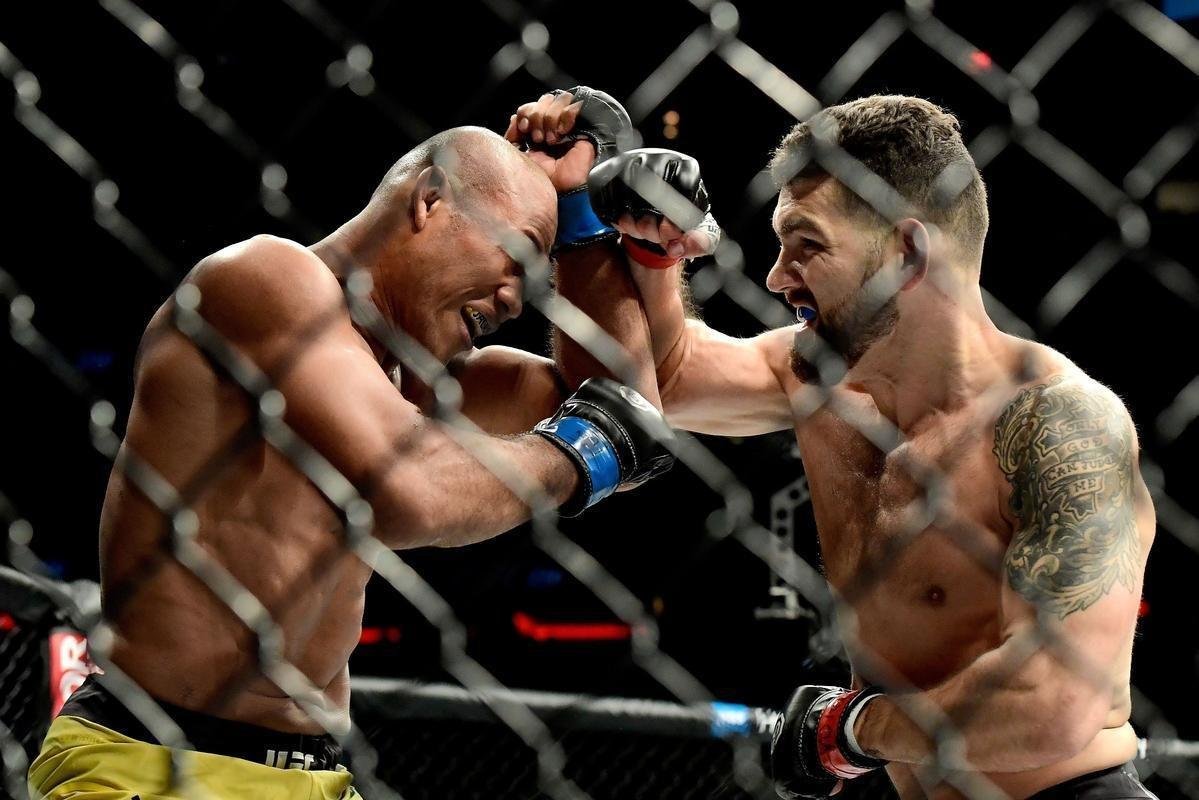 Ronaldo Jacar venceu Chris Weidman por nocaute tcnico no terceiro round