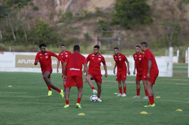 Elenco alvirrubro se reapresentou nesta terça-feira para iniciar os trabalhos visando a temporada 2020, na qual o clube participará do Pernambucano, do Nordestão, da Copa do Brasil e da Série B.