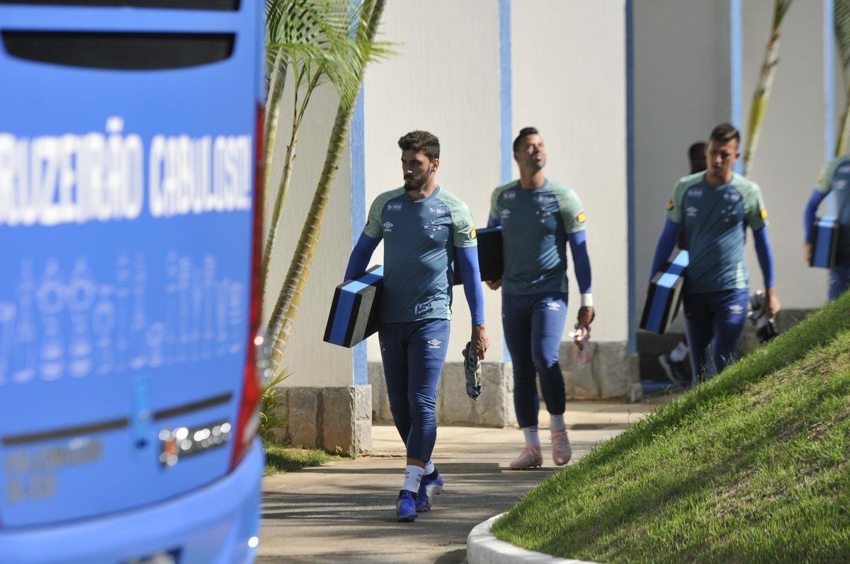 Treino do Cruzeiro nesta segunda marcou o batismo do colombiano Luis Orejuela, reforo para 2019