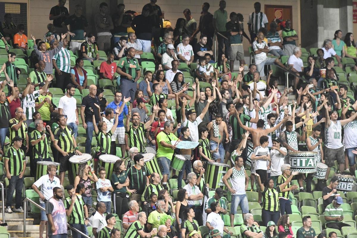 Fotos do jogo entre Amrica x Operrio