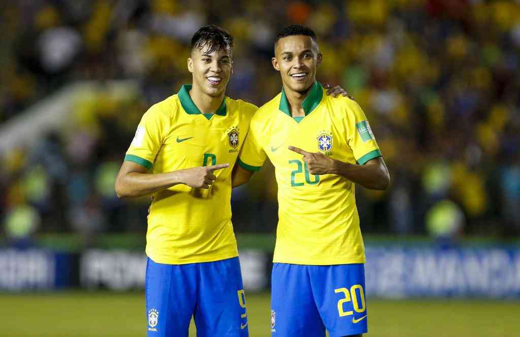 Brasil derrota Mxico de virada, com gols de Kaio Jorge e Lzaro, e conquista tetracampeonato do Mundial Sub-17. O time teve 100% de aproveitamento na campanha. Duelo foi no estdio Bezerro, no Gama-DF