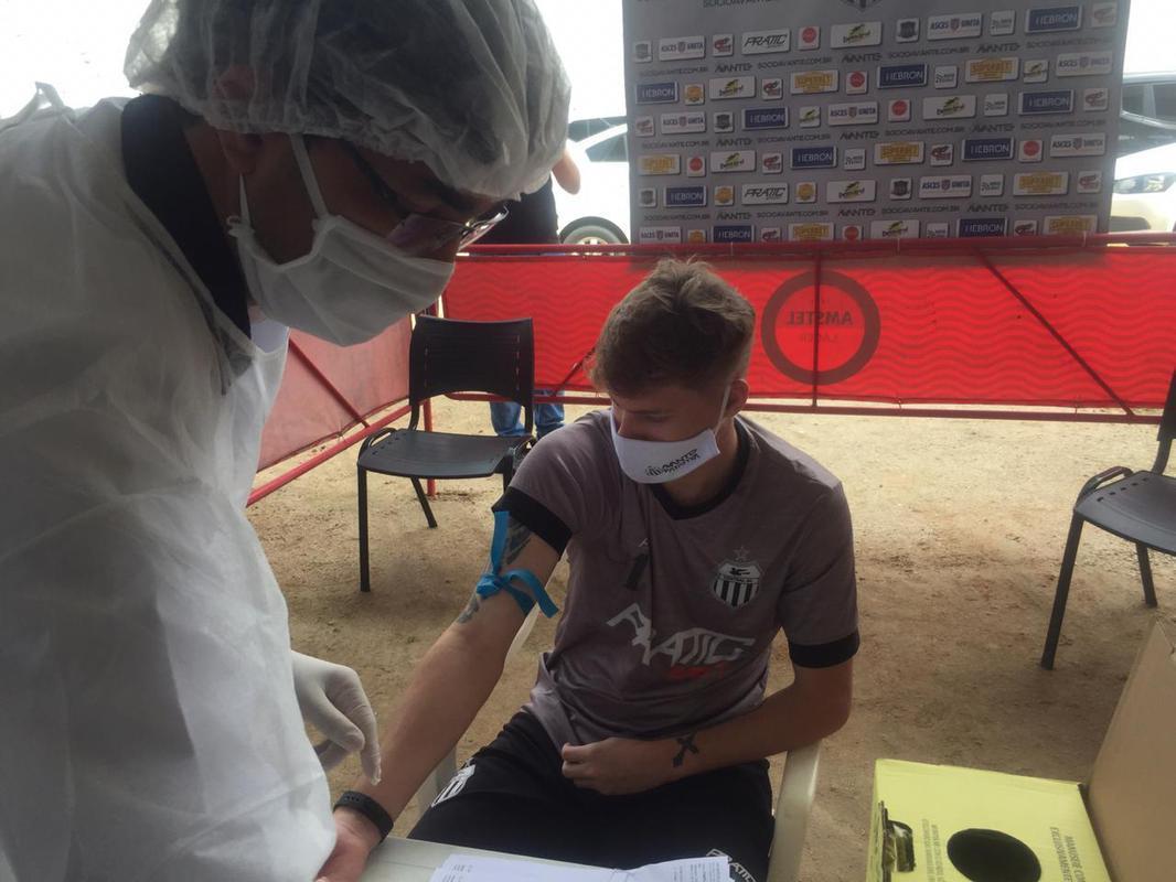 Testagens foram realizadas nesta quarta-feira e resultados devem sair na quinta; realização do procedimento segue orientações de medidas preventivas para retorno das atividades do futebol