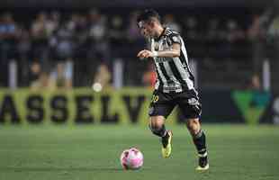 Fotos do jogo entre Santos e Atltico na Vila Belmiro, em Santos, pela 30 rodada do Campeonato Brasileiro