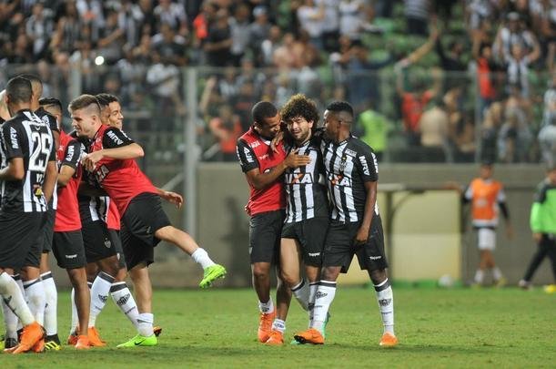 Galo virou no segundo tempo com gols de Rger Guedes e Luan. 