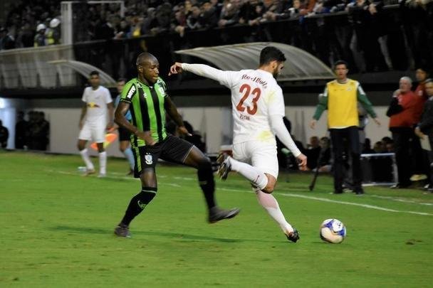 América foi batido pelo Bragantino e sofreu a sexta derrota na Série B