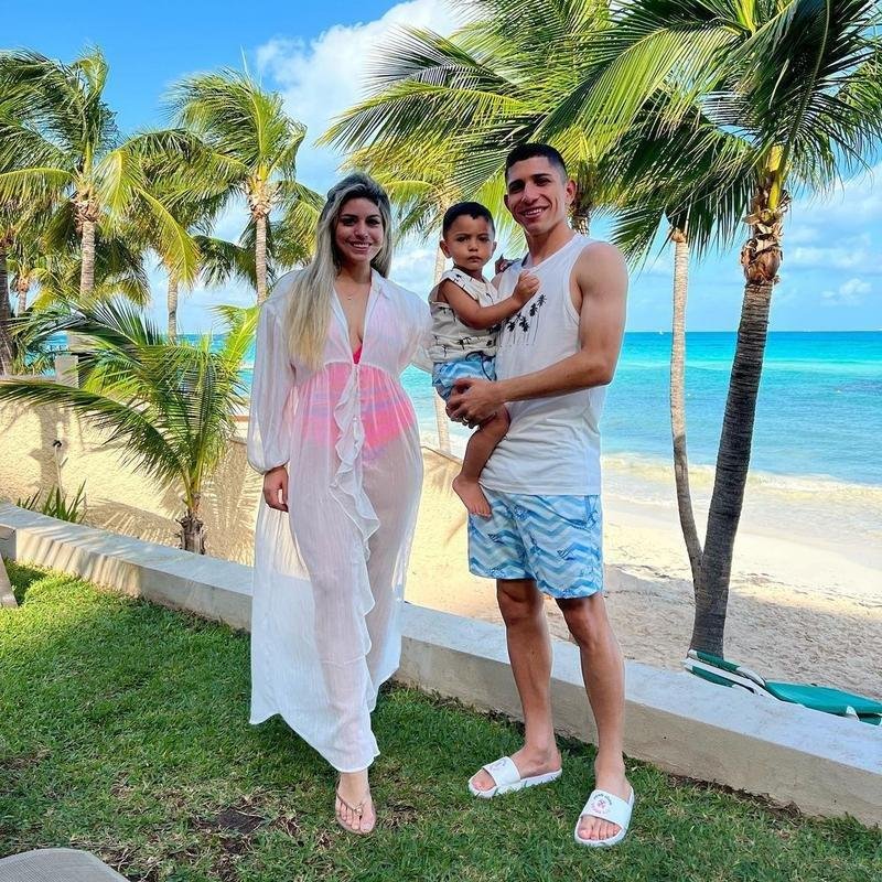 Atacante Savarino curte frias com a famlia em Cancn 