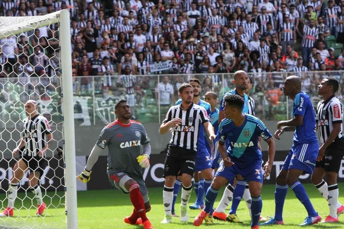 Imagens de Atltico x Ponte Preta, no Independncia