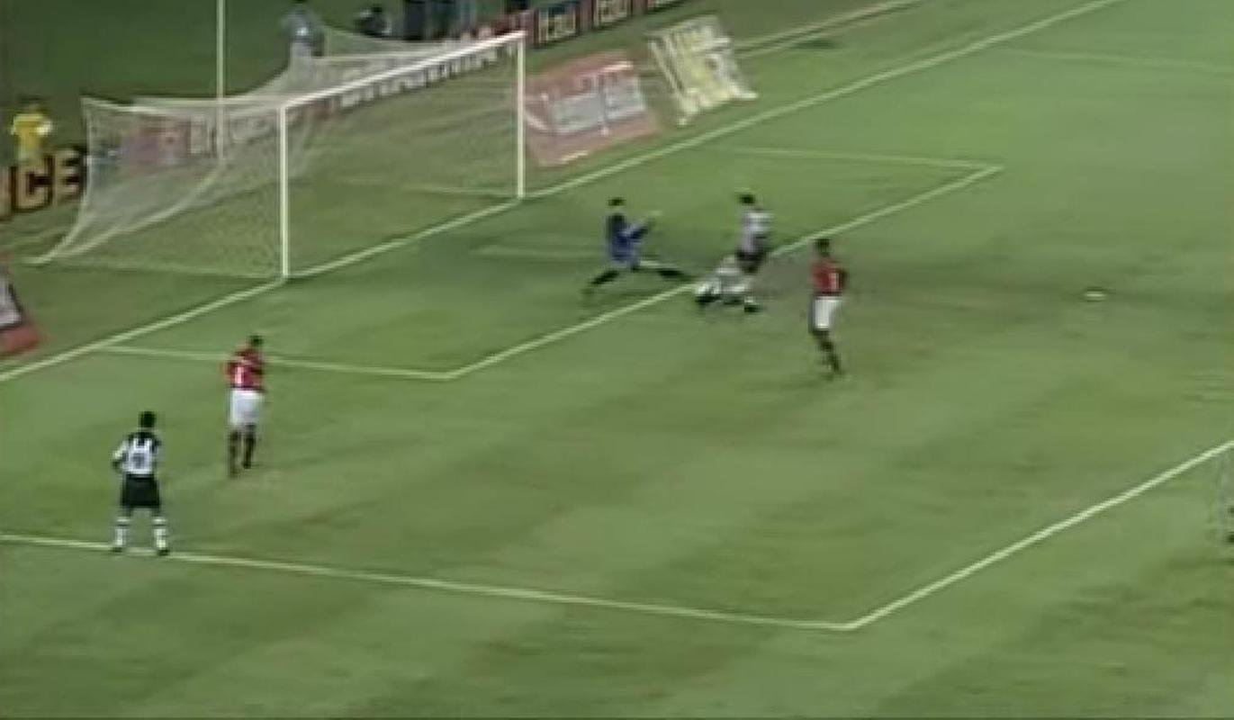 1999 - Atltico 3 x 0 Flamengo: primeira fase do Brasileiro, no Mineiro