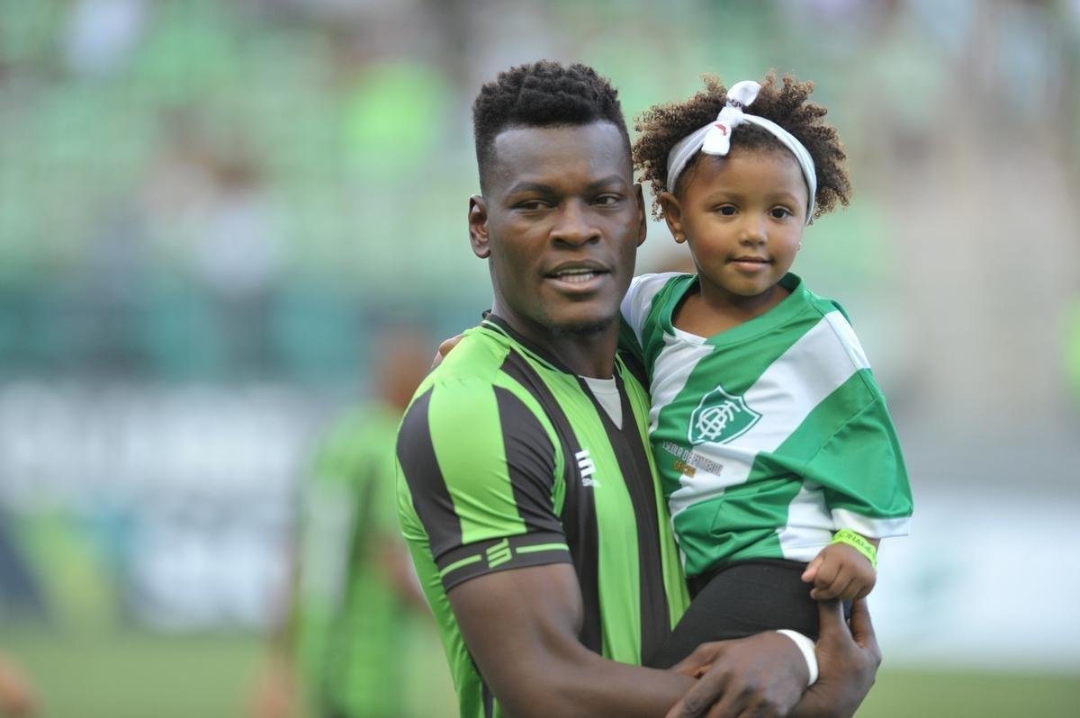 Veja fotos do jogo entre Amrica e Villa Nova