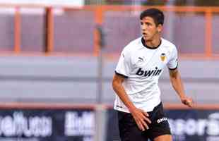Facundo Gonzlez (Uruguai) - zagueiro de 19 anos atua no Valencia