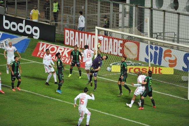 Fotos do jogo entre Amrica e Internacional, no Independncia, em Belo Horizonte, pela stima rodada da Srie A do Campeonato Brasileiro de 2021