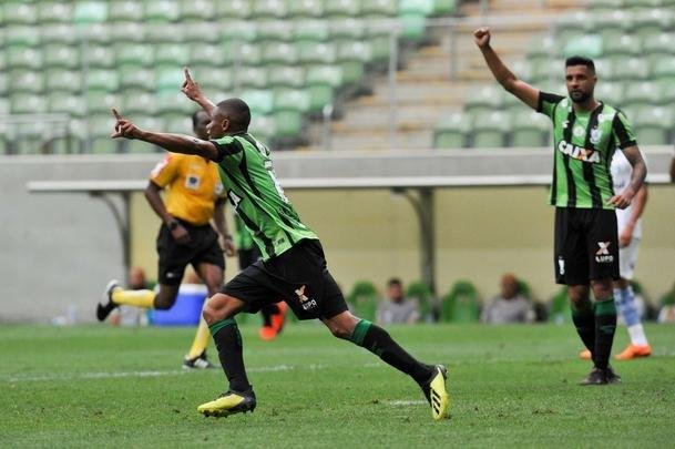 Fotos de América x Grêmio, neste sábado (20/10), no Independência, pela 30ª rodada do Campeonato Brasileiro