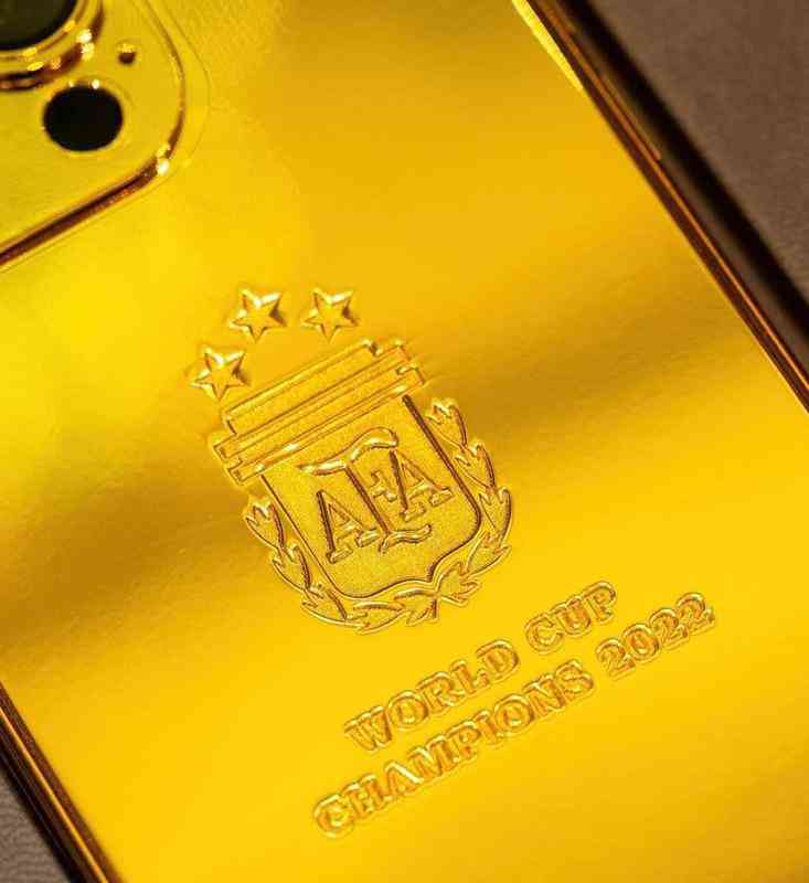 Iphones foram banhados a ouro pela Idesign Gold, a pedido de Lionel Messi