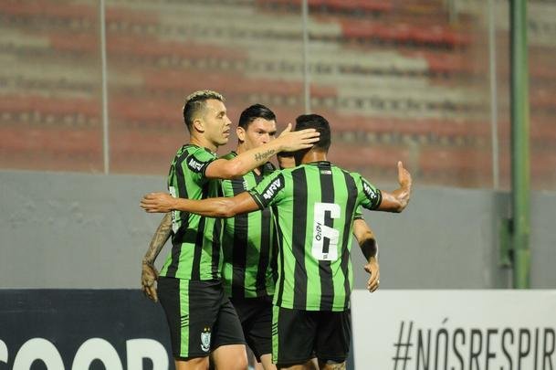 Fotos de Amrica x Tupynambs, no Independncia, pela nona rodada do Campeonato Mineiro