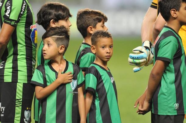 Amrica e Paran Clube se enfrentam pela 33 rodada da Srie B, no Horto