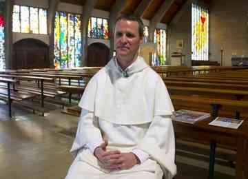 Ordenado sacerdote em 2017, atualmente o ex-jogador supervisiona uma congregação na Igreja do Priorado de St. Mary em Cork, na Irlanda