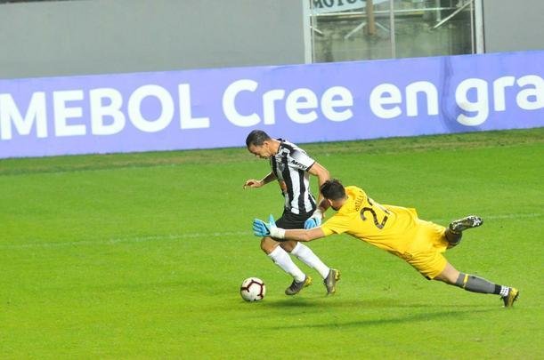 Fotos do primeiro tempo de Atltico x Unin La Calera, no Independncia, pela Sul-Americana